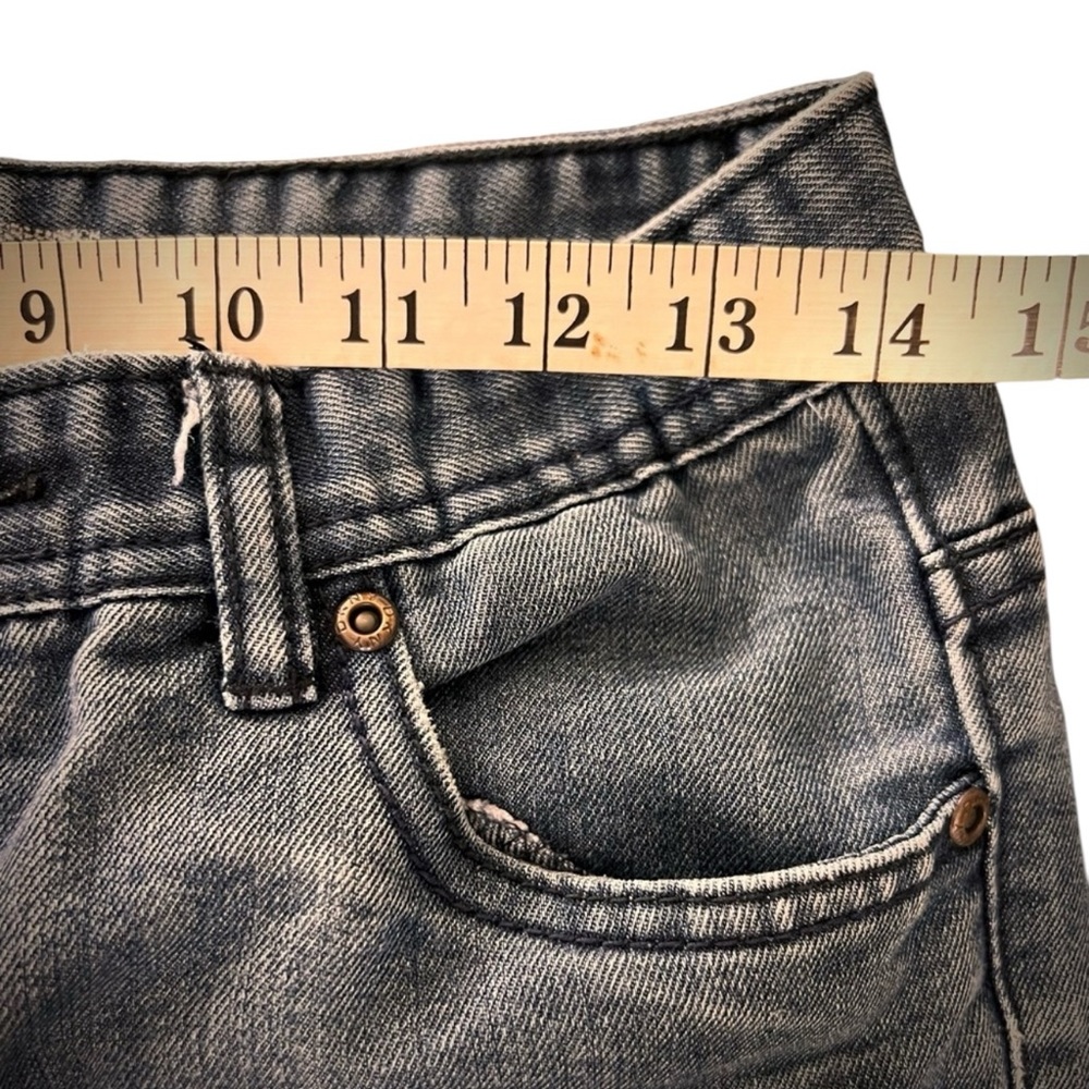 (Boys) DKNY jeans Size 16 - Picture 9 of 13